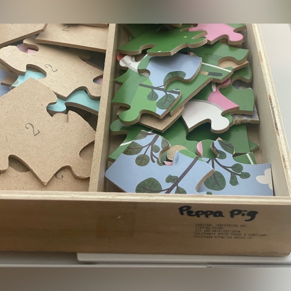 🎅🏼5/$10 GUC Peppa Pig 5 pack Puzzle box (damage to 1 piece) - Picture 8 of 10